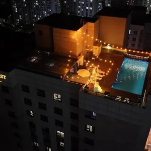 Gold Coast Hotel